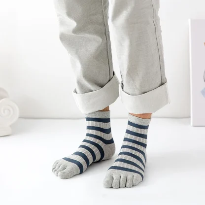 Toe Socks with Striped Print - Image 5