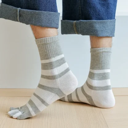 Classic Two Tone Striped Socks - Image 5