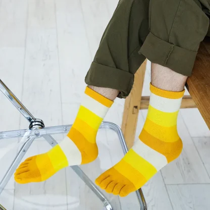 Striped Print Socks with Sweat-Absorbing Effect