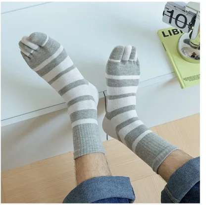 Classic Two Tone Striped Socks - Image 10