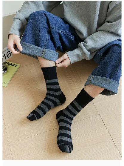 Classic Two Tone Striped Socks - Image 11