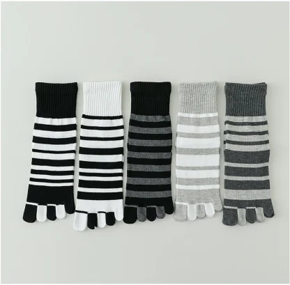 Classic Two Tone Striped Socks - Image 8