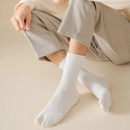 Split Toe Socks with Solid Color Design - Image 15